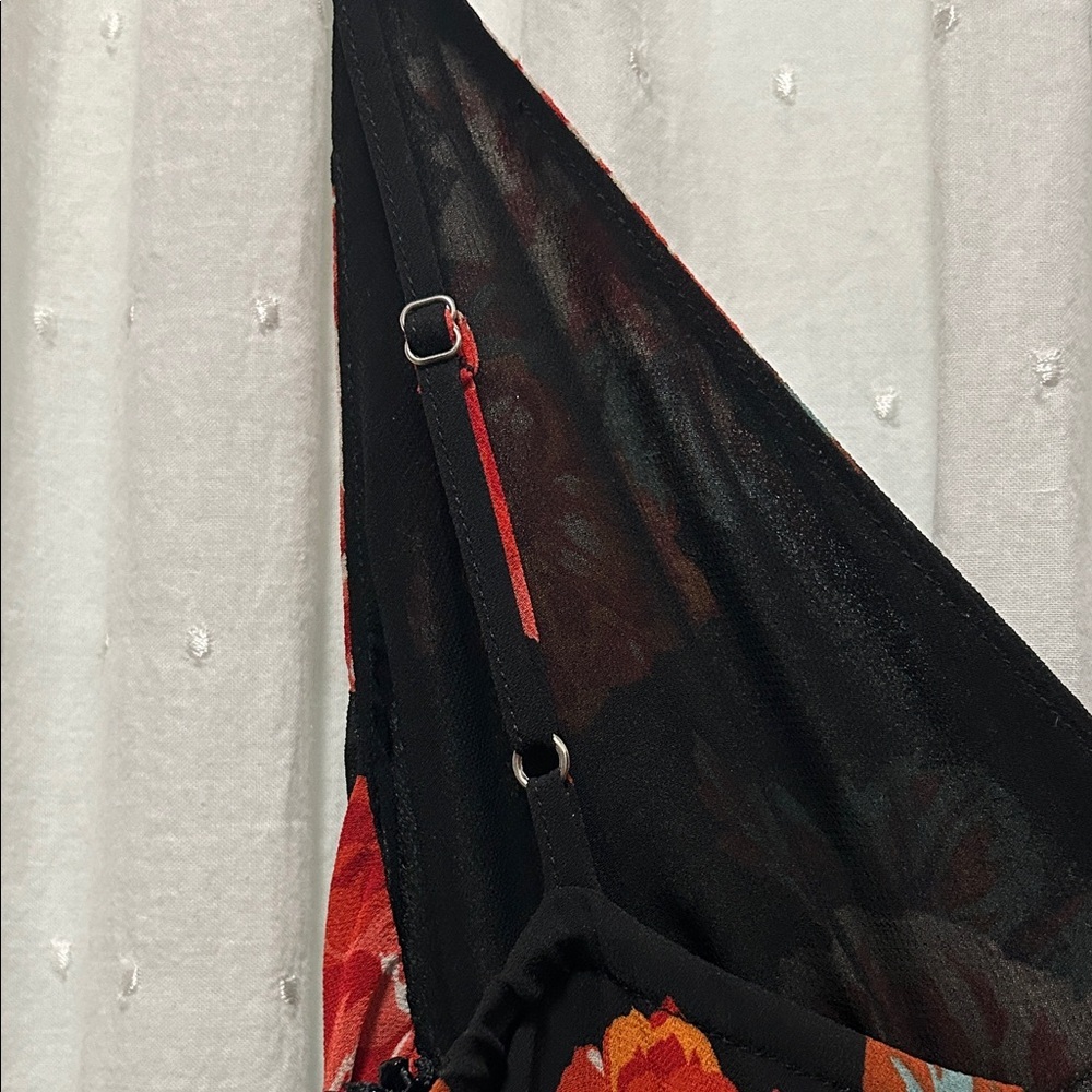 ASTR The Label Marissa Floral Witchy Handkerchief Hem Flowy Boho Dress - Picture 9 of 16